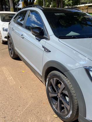 VOLKSWAGEN NIVUS 1.0 200 TSI TOTAL FLEX HIGHLINE AUTOMÁTICO